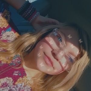 Meet your Posher, Crystal